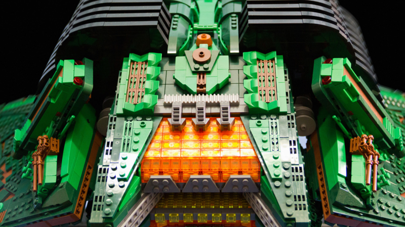Illustration for article titled Guy Builds Intricate Star Trek Klingon Warship Using 25,000 LEGO Bricks